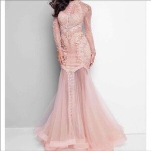 Terani couture blush mermaid dress.  Size 6. Worn only for 3 hours.